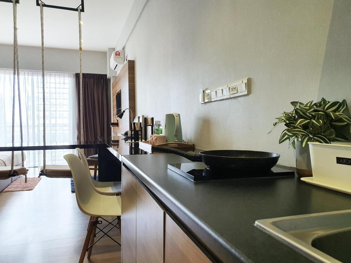 Laxzone 2.0 Apartment Кота Кинабалу Екстериор снимка